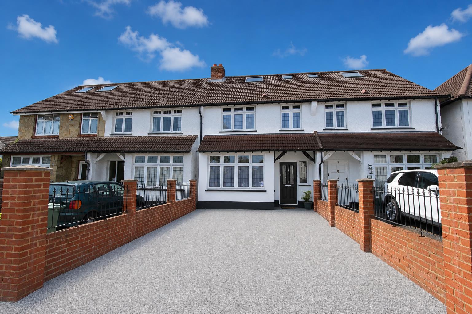 4 bed property in The Crescent, Sutton